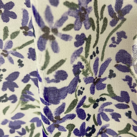 Beautiful breezy and flowy blouse size small - Picture 8 of 11